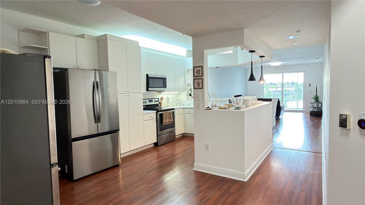 10730 NW 66th St , Unit 313, Doral, FL 33178 Photo