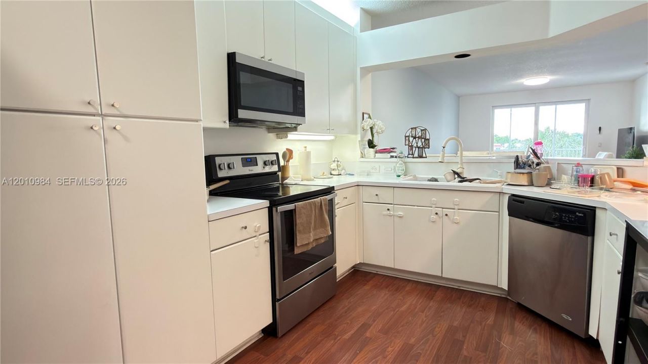 10730 NW 66th St , Unit 313, Doral, FL 33178 Photo