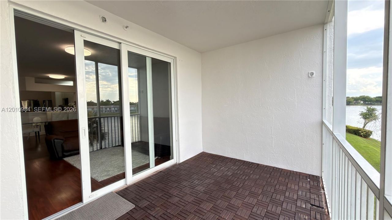 10730 NW 66th St , Unit 313, Doral, FL 33178 Photo