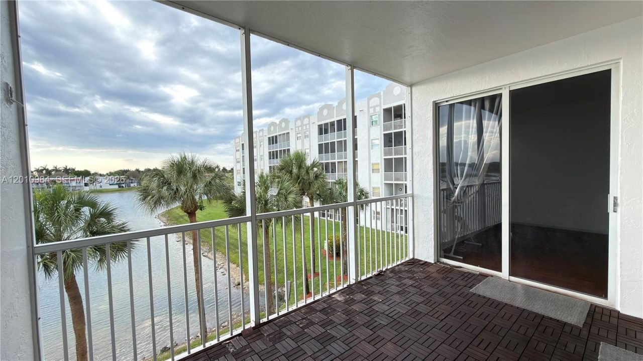 10730 NW 66th St , Unit 313, Doral, FL 33178 Photo