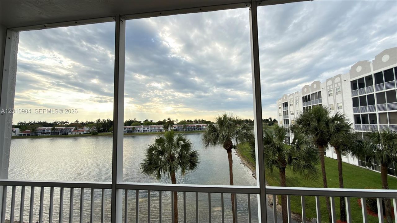 10730 NW 66th St , Unit 313, Doral, FL 33178 Photo