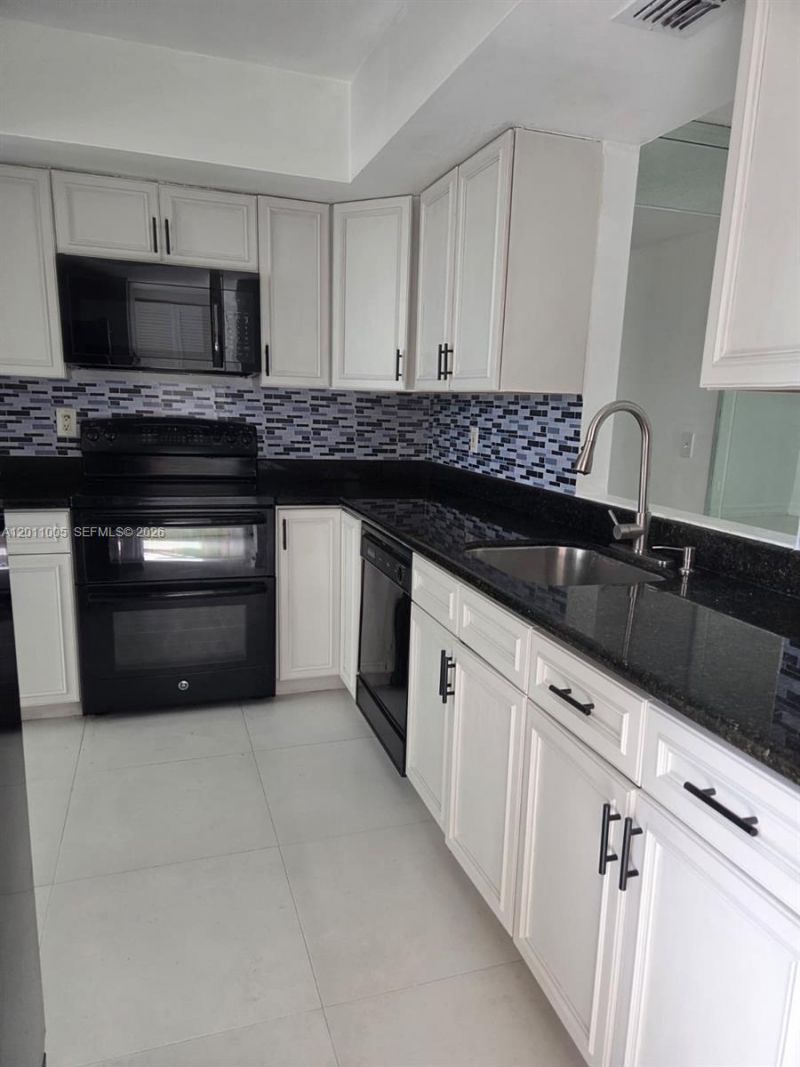 1020 NW 80th Ave, Unit 203, Margate, FL 33063 Photo