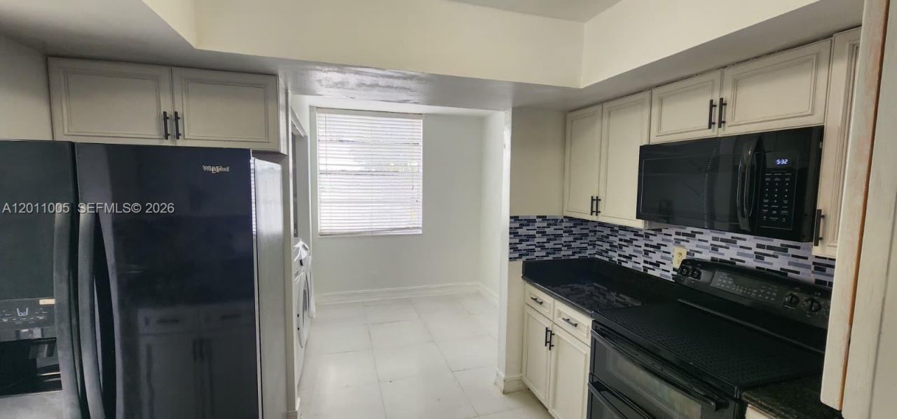 1020 NW 80th Ave, Unit 203, Margate, FL 33063 Photo