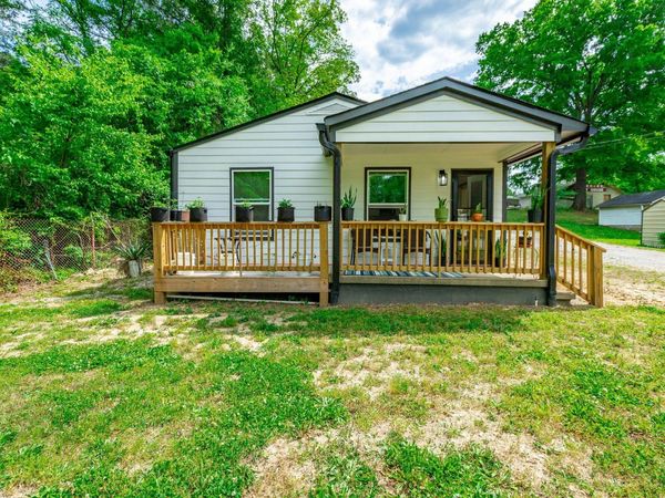 1366 Lakeview Drive, Rossville, GA 30741
