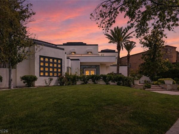 8821 Greensboro Lane , Las Vegas, NV 89134