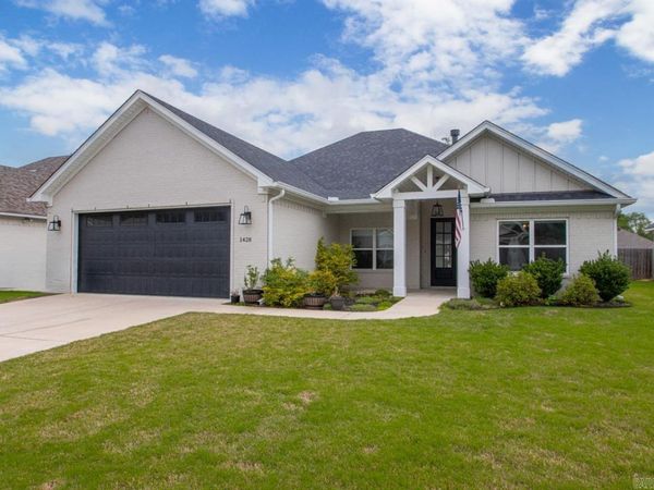 1428 Woolridge Dr, Benton, AR 72019