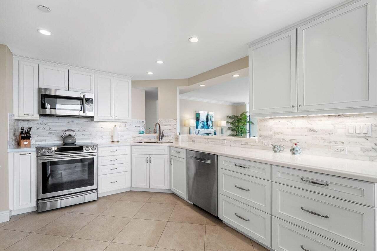 5080 N Ocean Drive, Unit 19d, Singer Island, FL 33404 Photo
