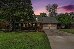 750 Leafwood Road photo 4