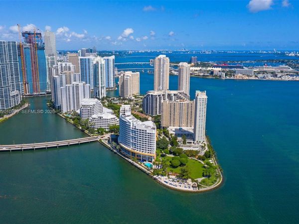 701 Brickell Key Blvd , Unit 910, Miami, FL 33131