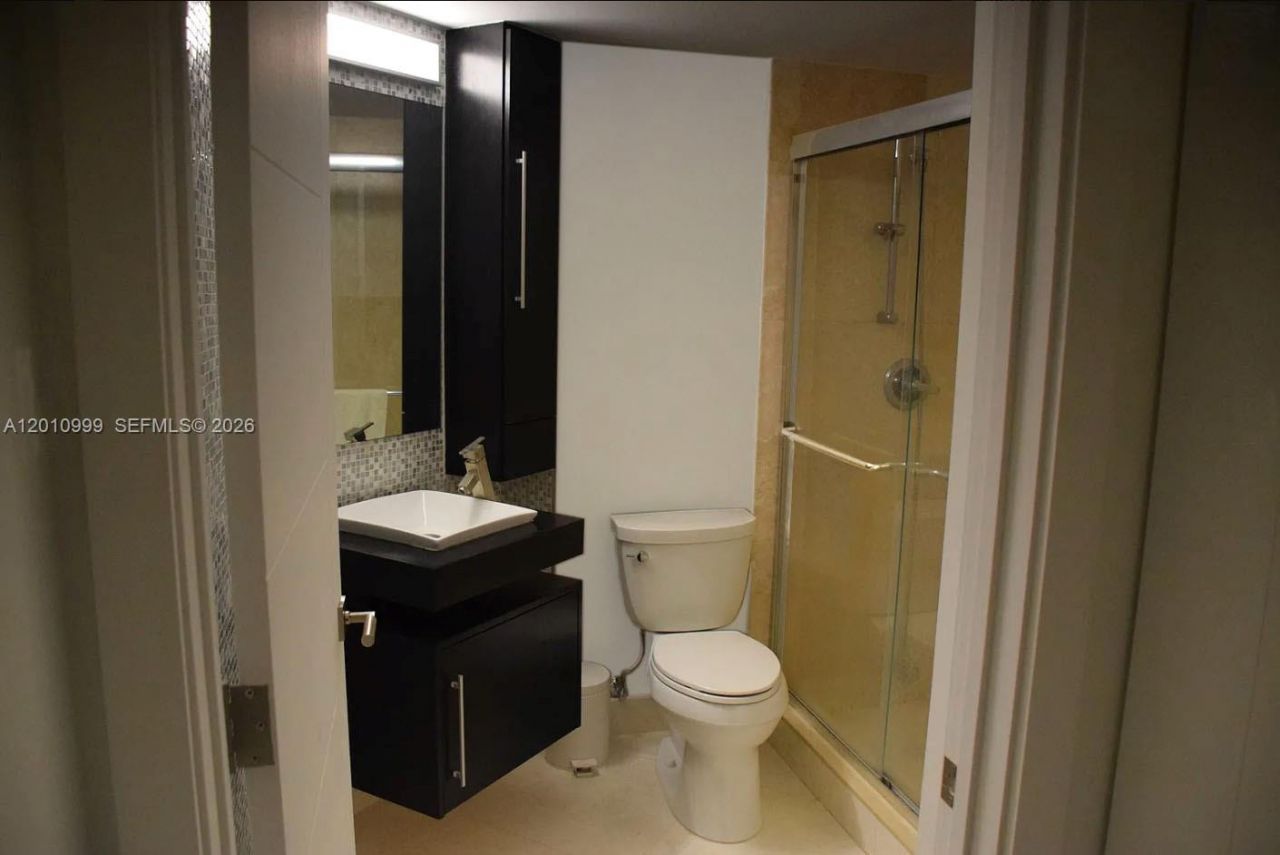 701 Brickell Key Blvd , Unit 910, Miami, FL 33131 Photo