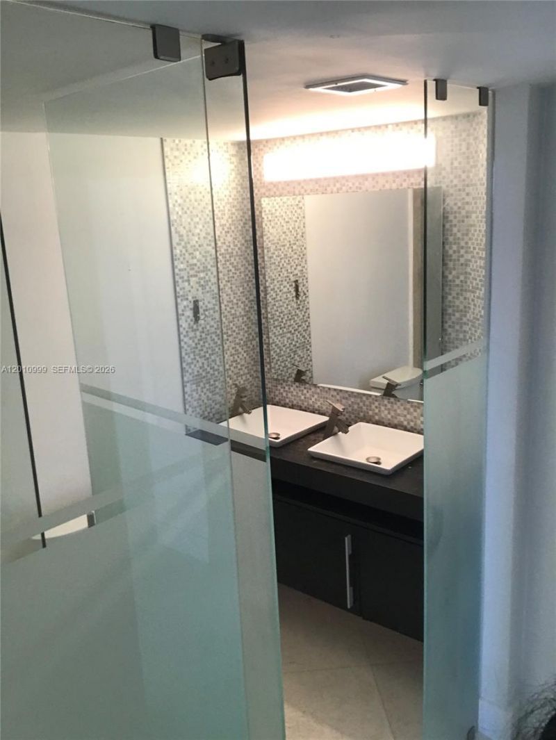 701 Brickell Key Blvd , Unit 910, Miami, FL 33131 Photo