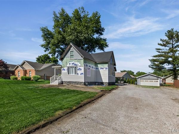 603 N Hickory Street , Smithton, IL 62285