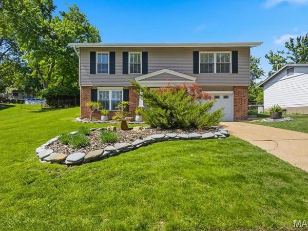 2429 Wesford Drive, Maryland Heights, MO 63043