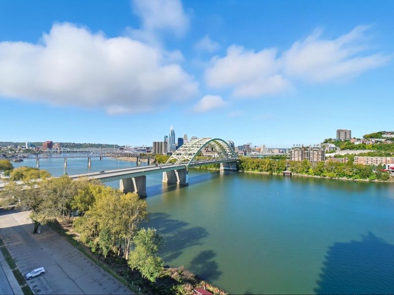 400 Riverboat Row, Unit 1102, Newport, KY 41071 Photo 2