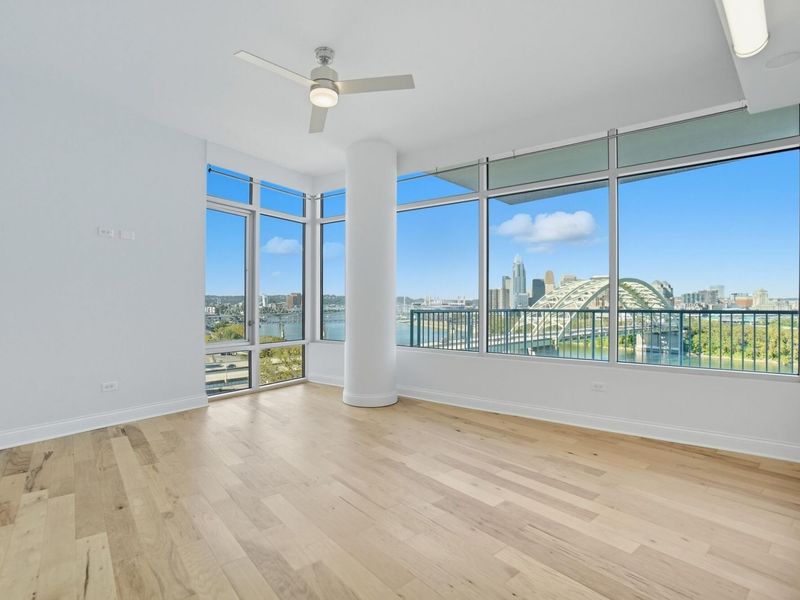 400 Riverboat Row, Unit 1102, Newport, KY 41071 Photo 3