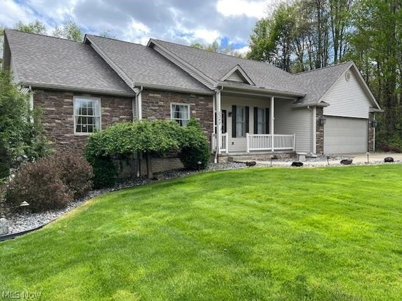 5342 Clingan Trails Boulevard, Struthers, OH 44471 Photo 2