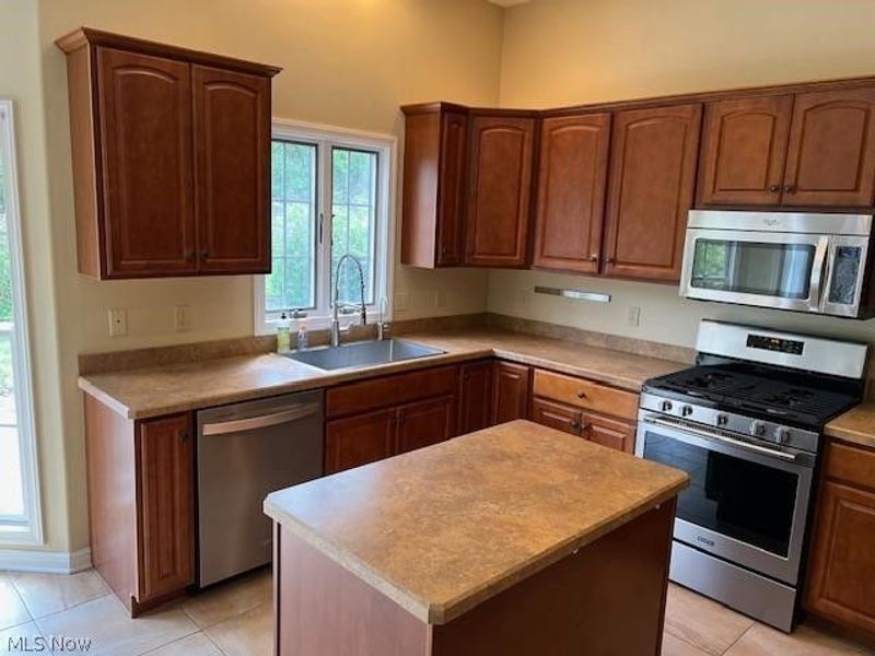5342 Clingan Trails Boulevard, Struthers, OH 44471 Photo 22