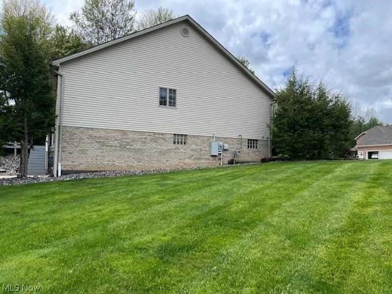 5342 Clingan Trails Boulevard, Struthers, OH 44471 Photo 4