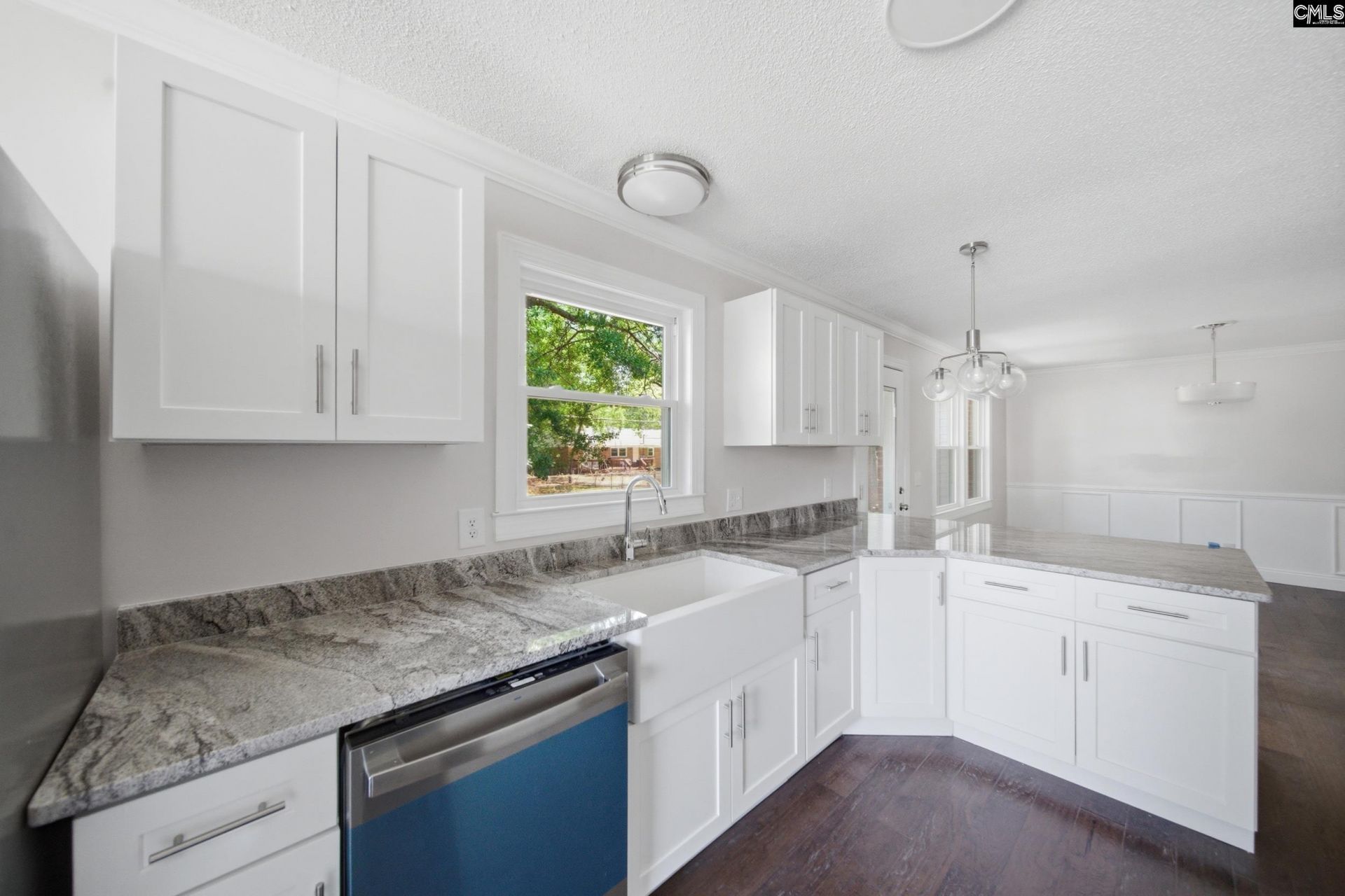 306 Southall Road Photo 10
