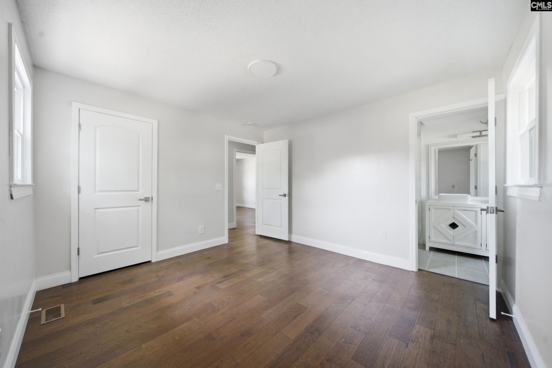 306 Southall Road Photo 18