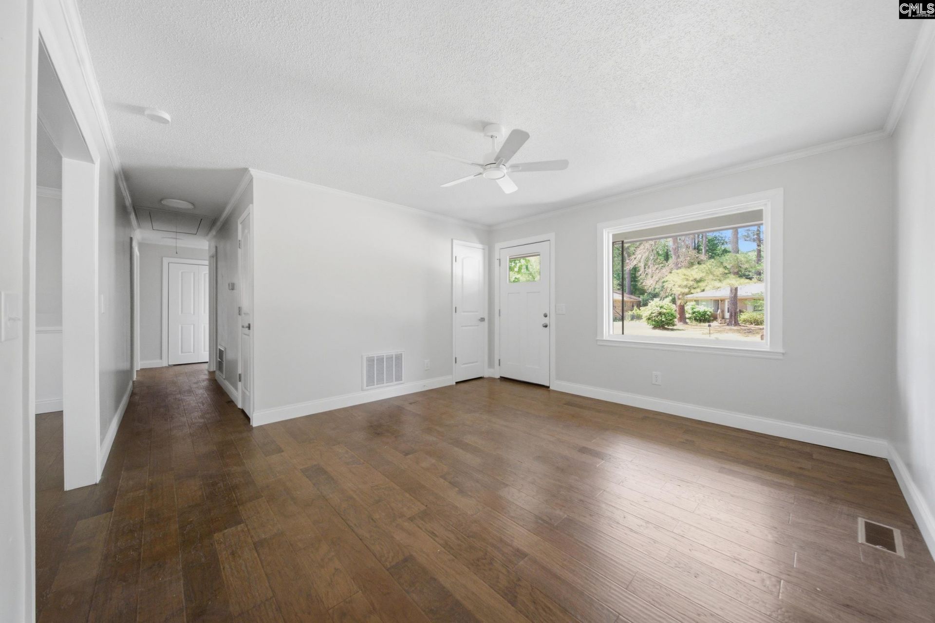306 Southall Road Photo 4