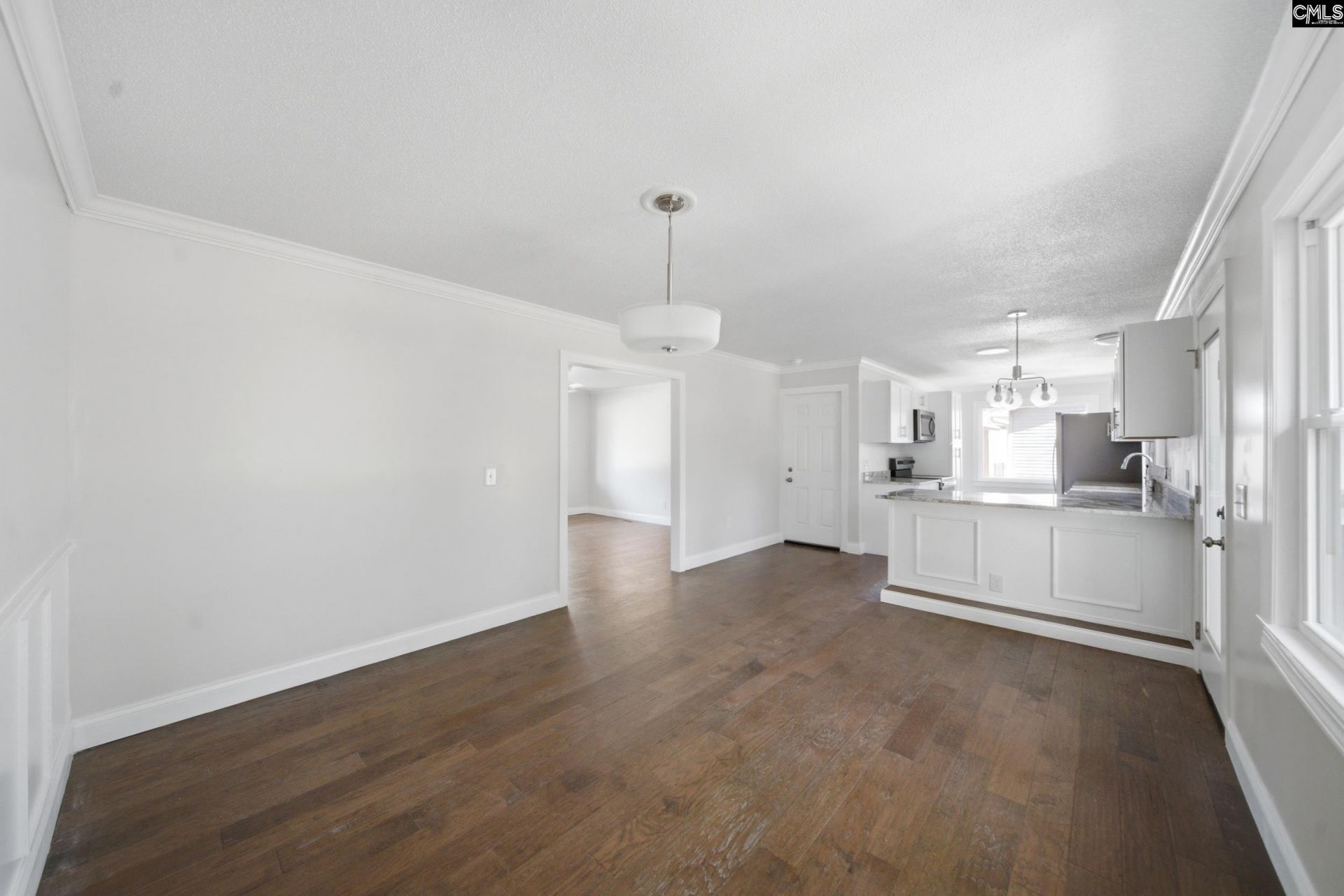 306 Southall Road Photo 6