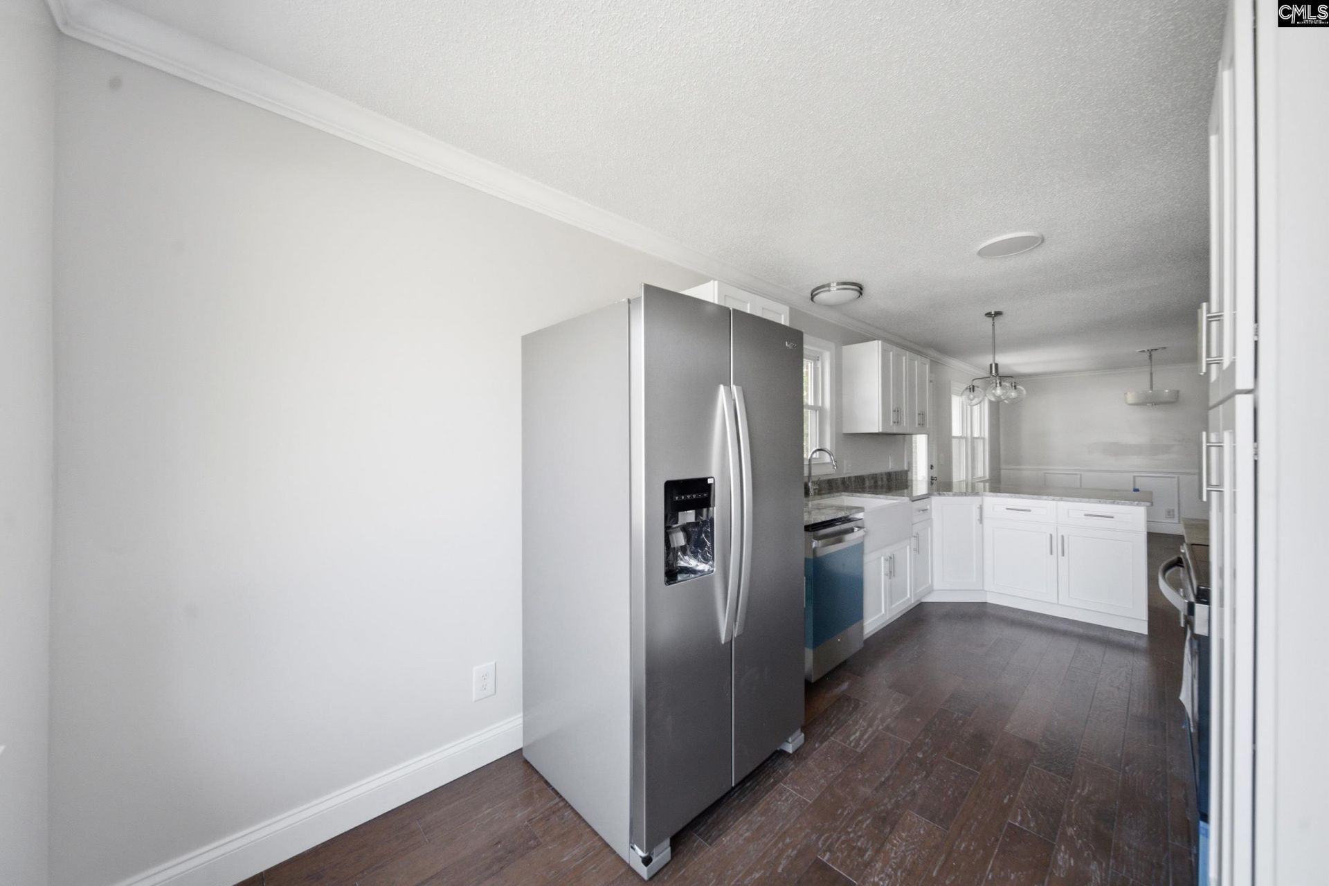 306 Southall Road Photo 9