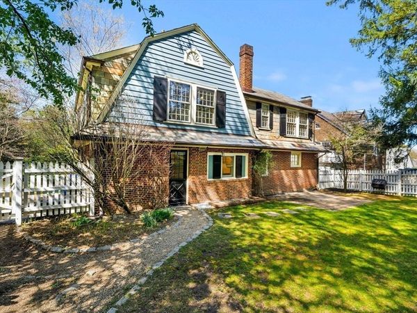 292 Pond St, Boston, MA 02130
