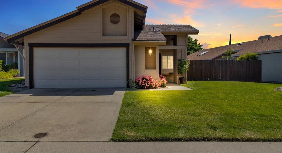 7022 Sprig Dr, Sacramento, CA 95842 Photo