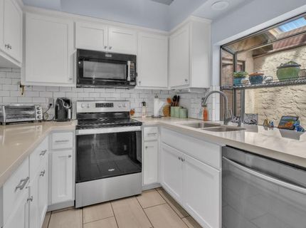 7022 Sprig Dr, Sacramento, CA 95842 Photo