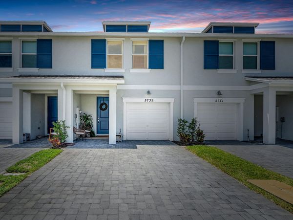 5739 SE Edgewater Circle, Stuart, FL 34997