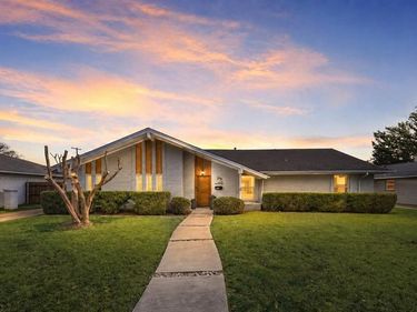 10040 Spokane Circle, Dallas, TX 75229