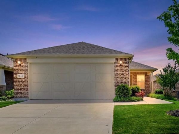 1244 Eagle Lane, Aubrey, TX 76227