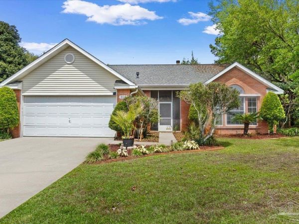 806 Linda Dr, Mary Esther, FL 32569