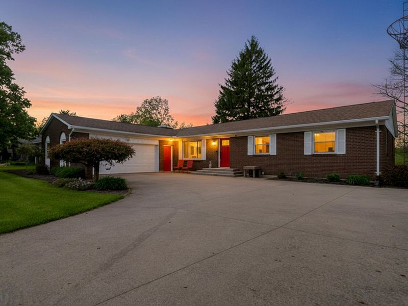 708 Arrowhead Drive, Sidney, OH 45365 Photo 2