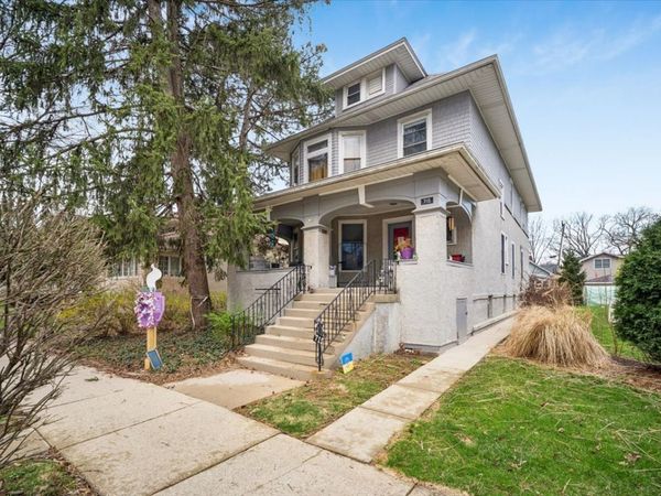 715 N Taylor Avenue N, Oak Park, IL 60302