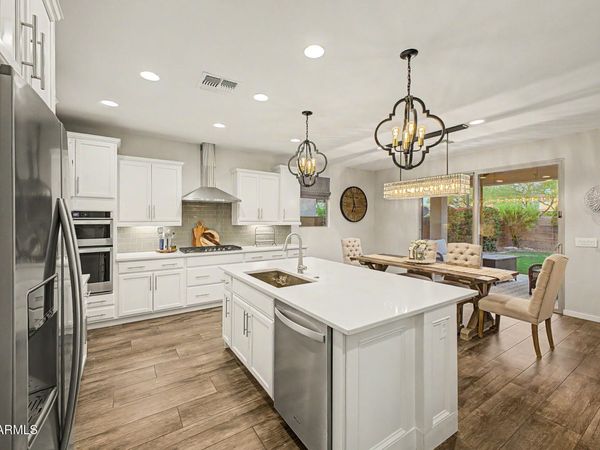 2906 E SANDS Drive, Phoenix, AZ 85050