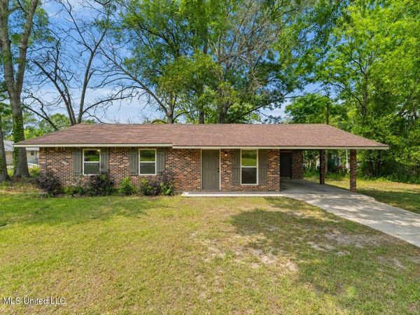 39 Gum Street, Sumrall, MS 39482