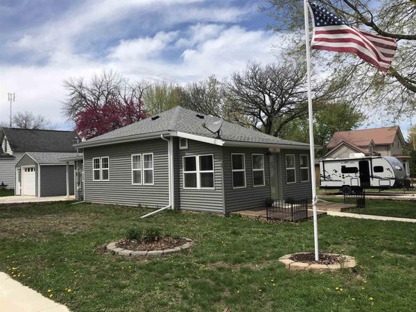 209 S Pine Street, Riceville, IA 50466