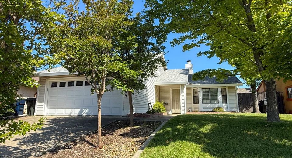 4889 Hinchman Way, Sacramento, CA 95823 Photo