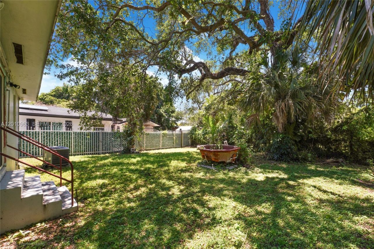 3278 Thomas Ave , Miami, FL 33133 Photo