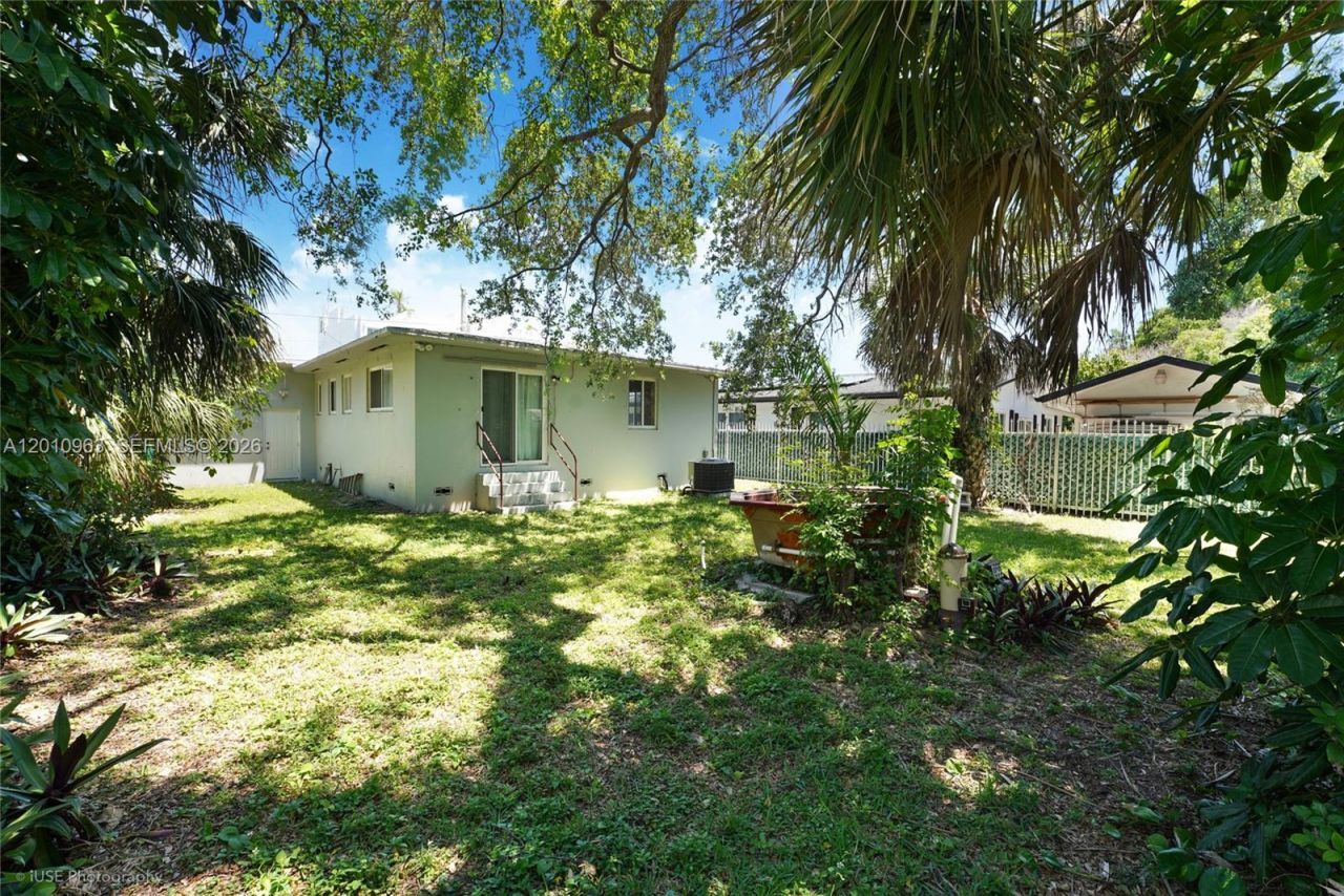 3278 Thomas Ave , Miami, FL 33133 Photo