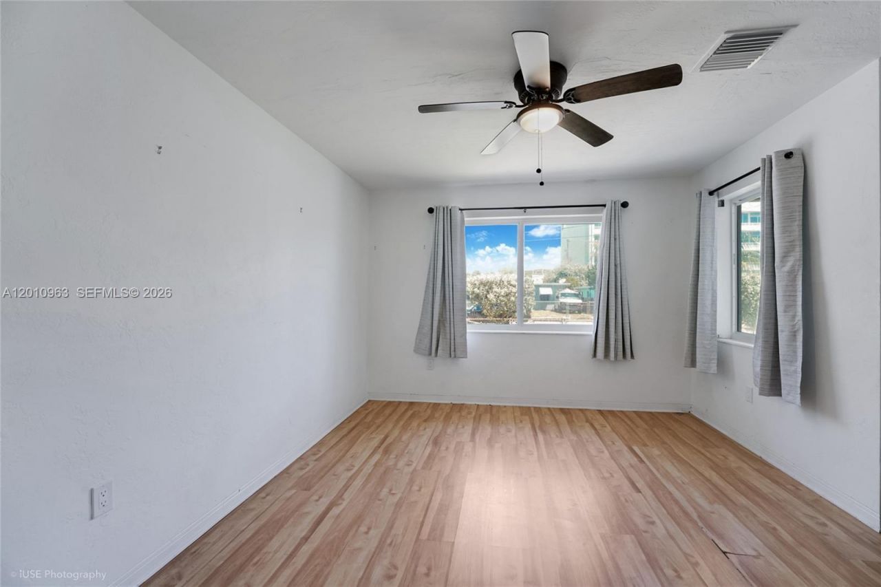 3278 Thomas Ave , Miami, FL 33133 Photo