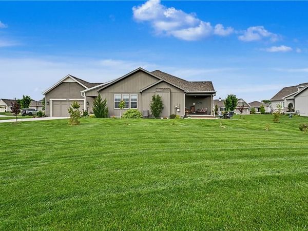 21909 W 82nd Terrace, Lenexa, KS 66220