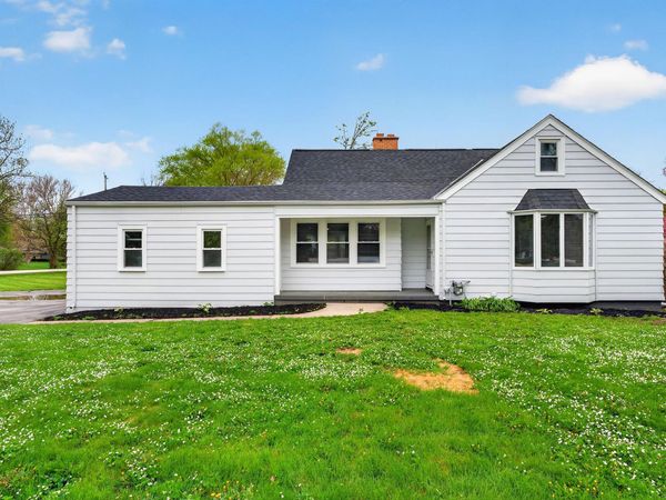 305 Leanore Ln, Brookfield, WI 53005
