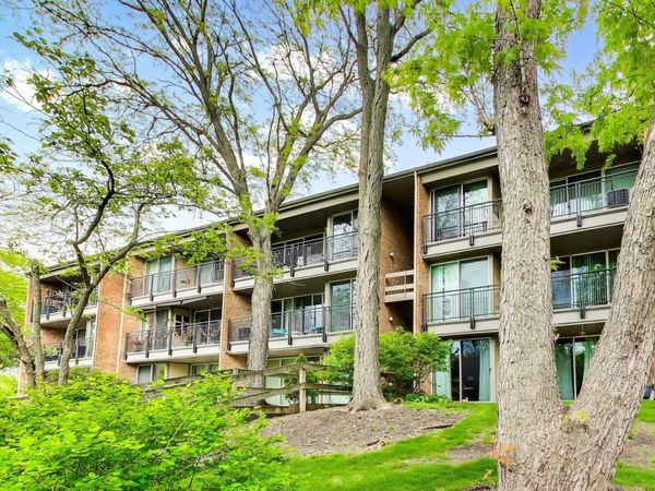 1501 Fairway Drive, Unit 1F, Lisle, IL 60532