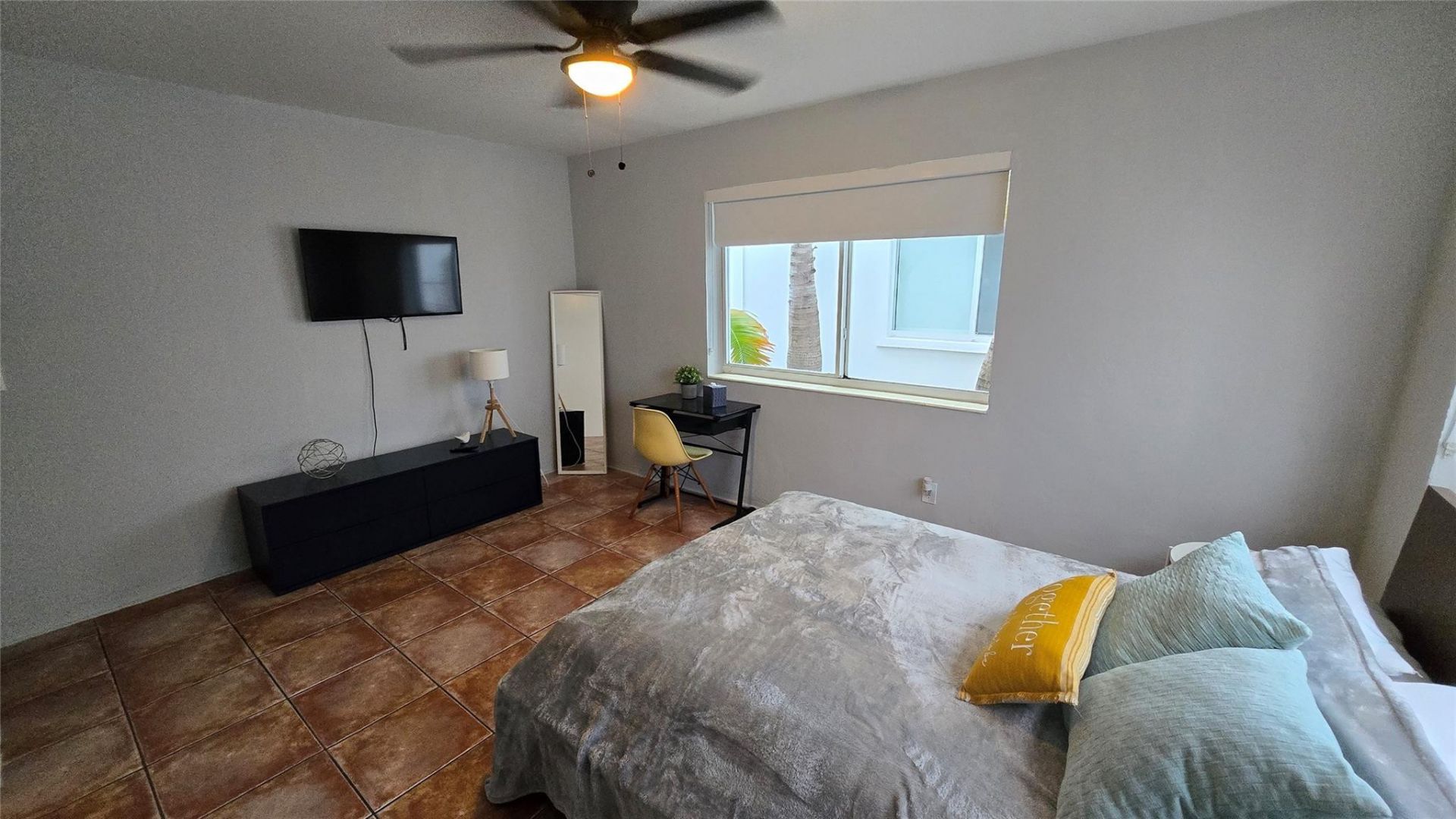 7725 Harding Avenue, Unit 2, Miami Beach, FL 33141 Photo
