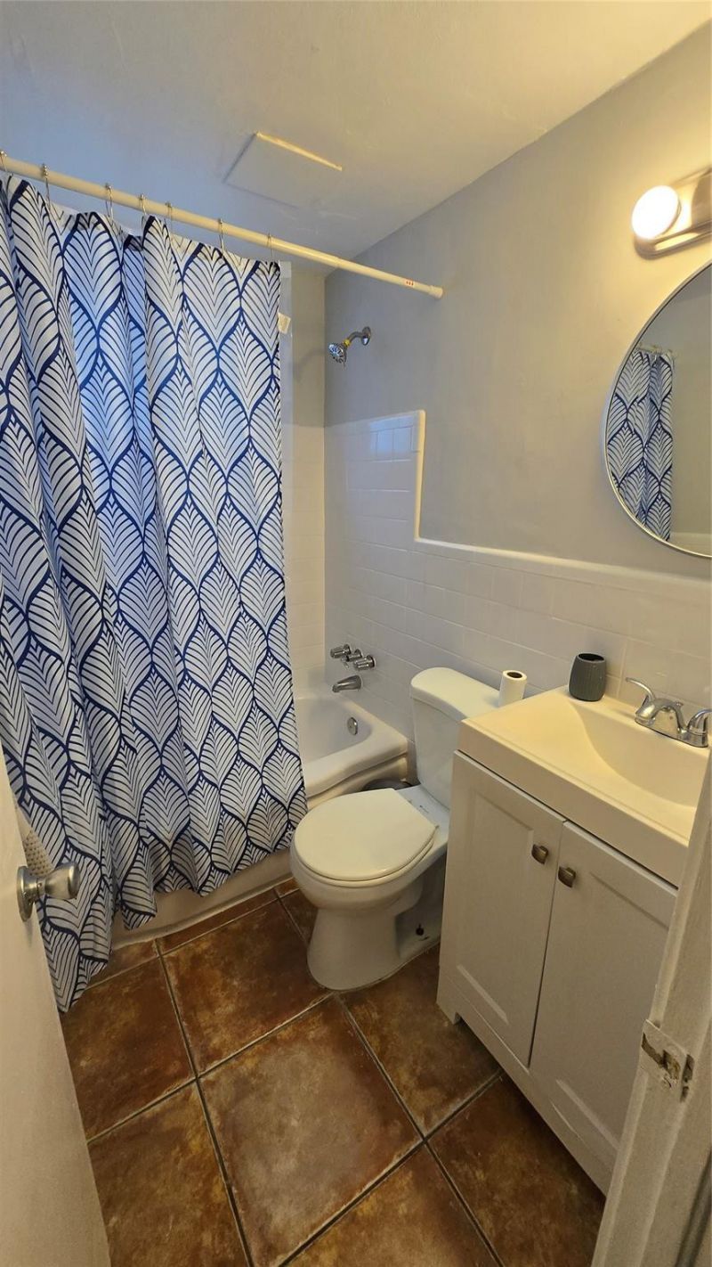 7725 Harding Avenue, Unit 2, Miami Beach, FL 33141 Photo