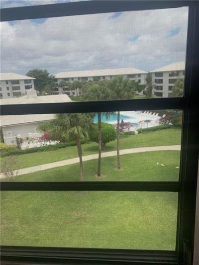 3635 Whitehall Drive, Unit 405, West Palm Beach, FL 33401 Photo