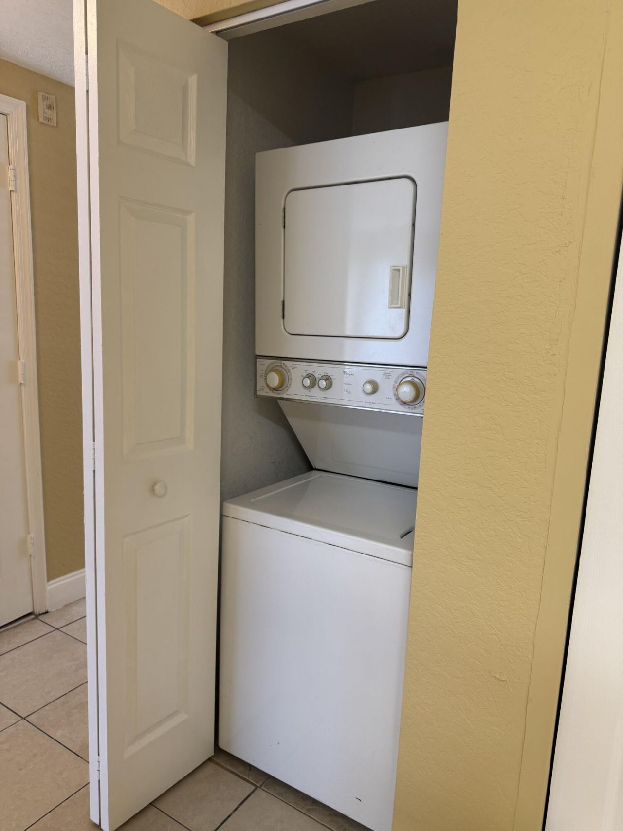 1133 Golden Lakes Boulevard, Unit 812, West Palm Beach, FL 33411 Photo